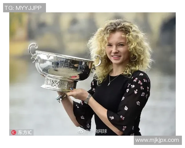 杭州网球队在联合会杯积分榜中以99分稳居首位引领群雄