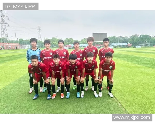 北京足球队默契配合揭秘：从战术到团队精神的深度解析